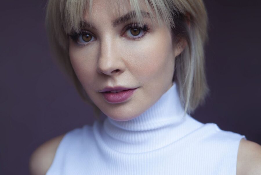 French actress Alix Bénézech headshot for World Artist Management